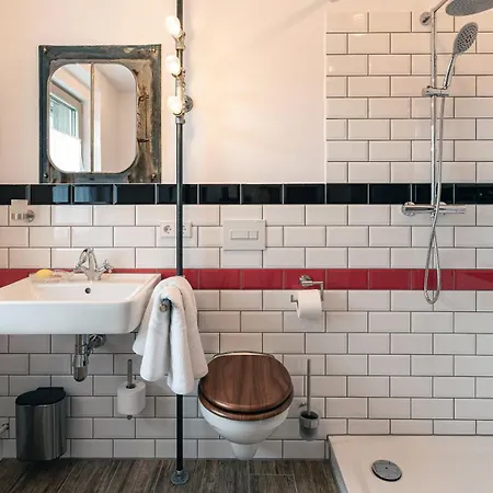 Weltraumbahnhof Rautenkranz - Steampunk Szálloda 4*